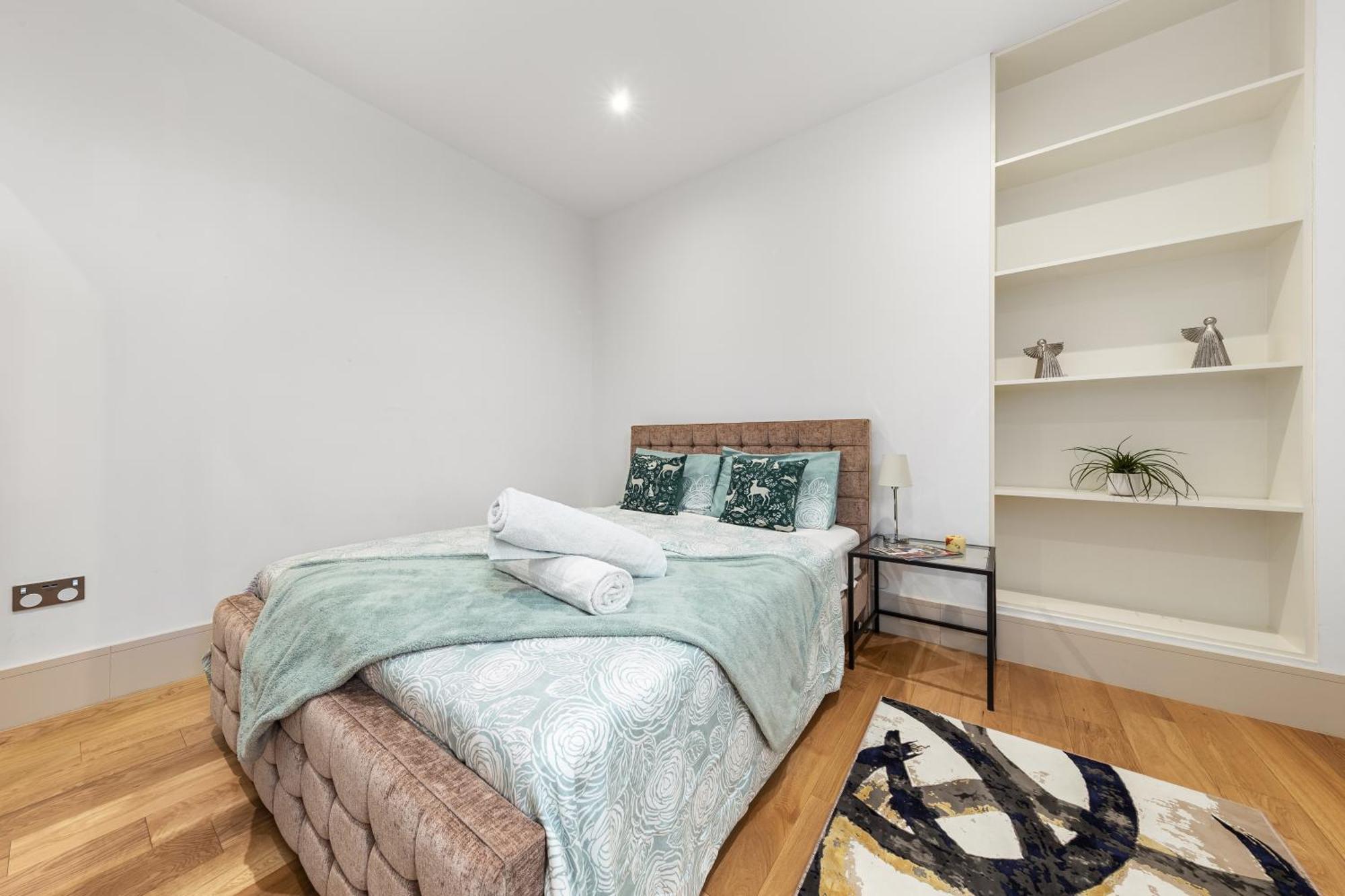 Apartament Modern Spacious 1 Bed Flat Near Richmond Park *