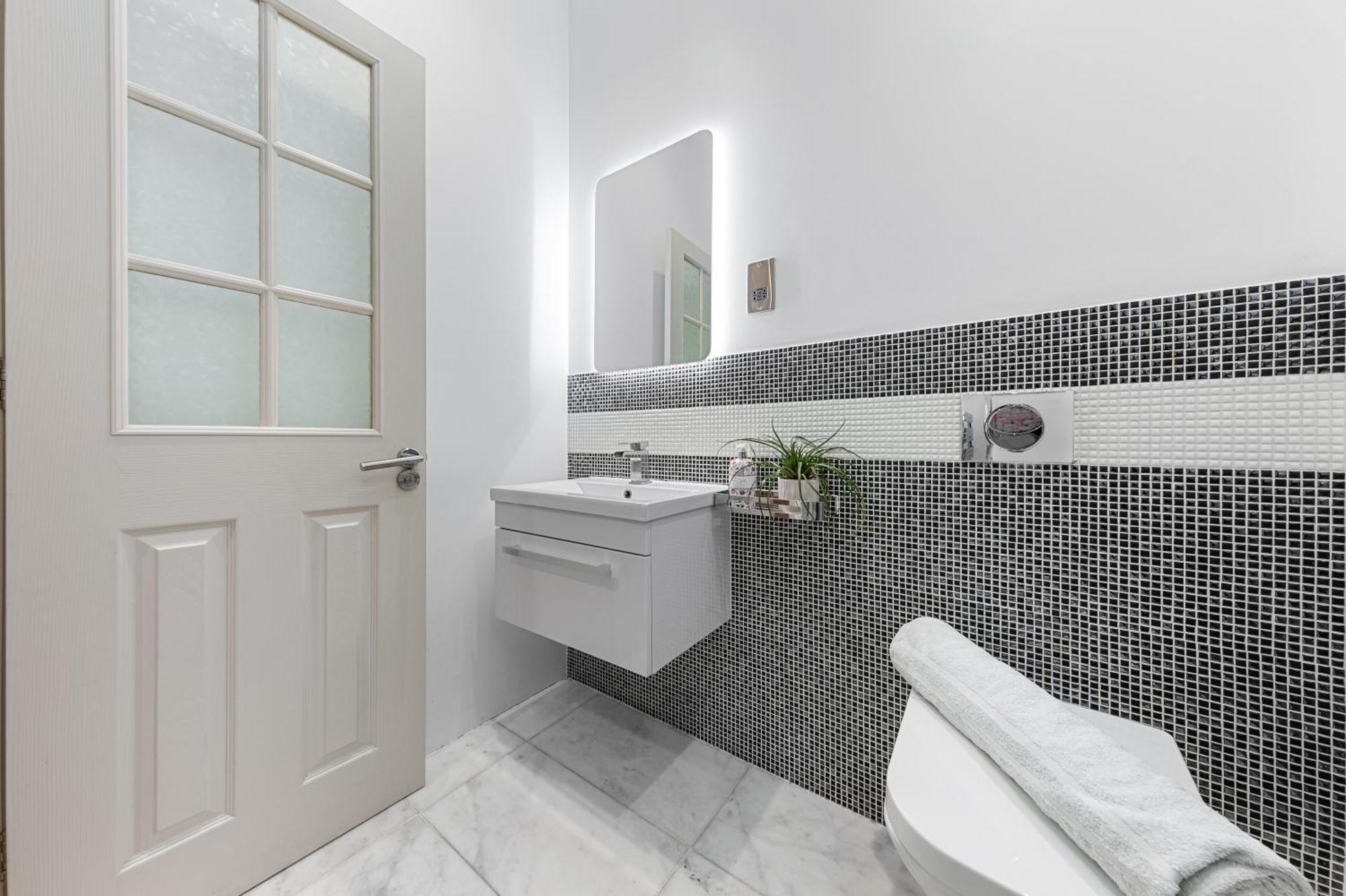 Apartament Modern Spacious 1 Bed Flat Near Richmond Park *
