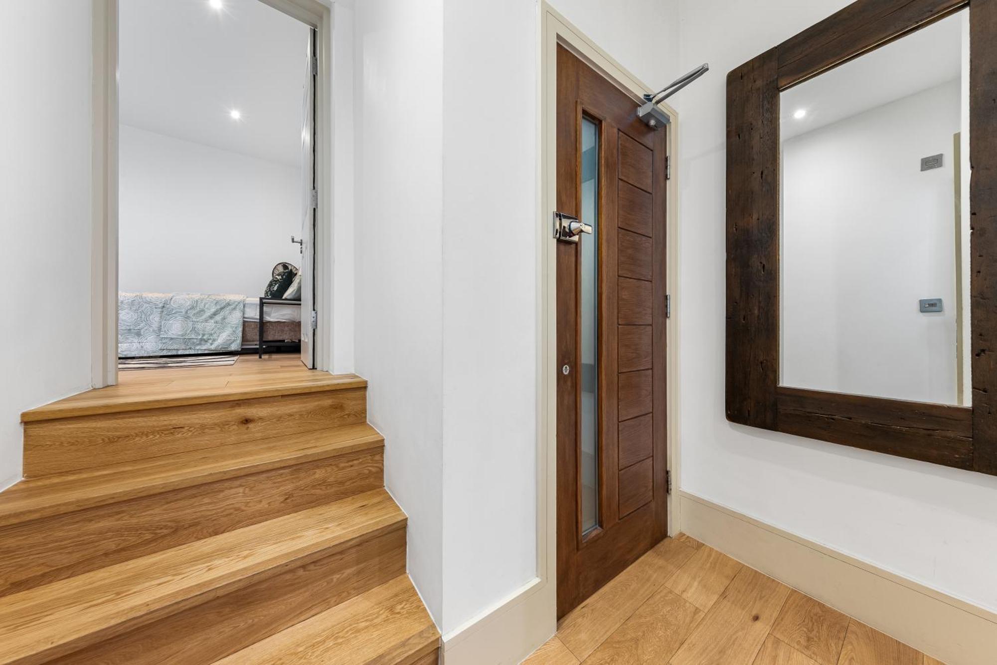 Modern Spacious 1 Bed Flat Near Richmond Park Apartament Londra