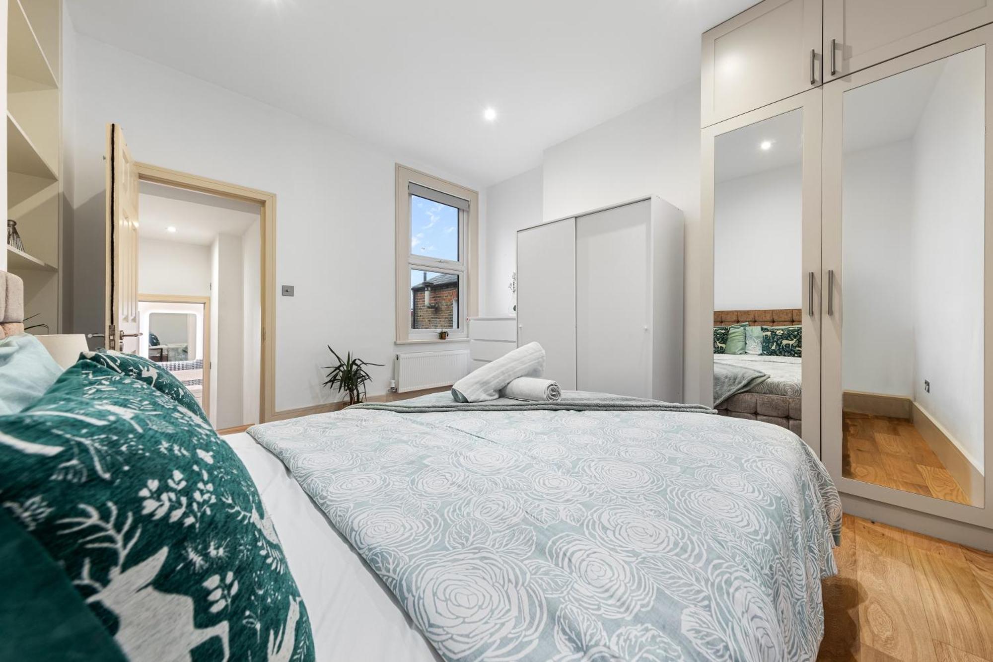 Modern Spacious 1 Bed Flat Near Richmond Park Londra